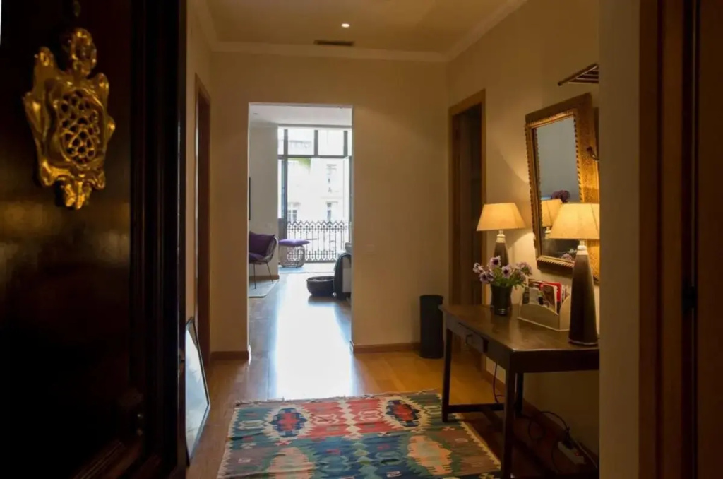 Elegant 3-bedroom Apartment in the Heart of BCN, photo 4