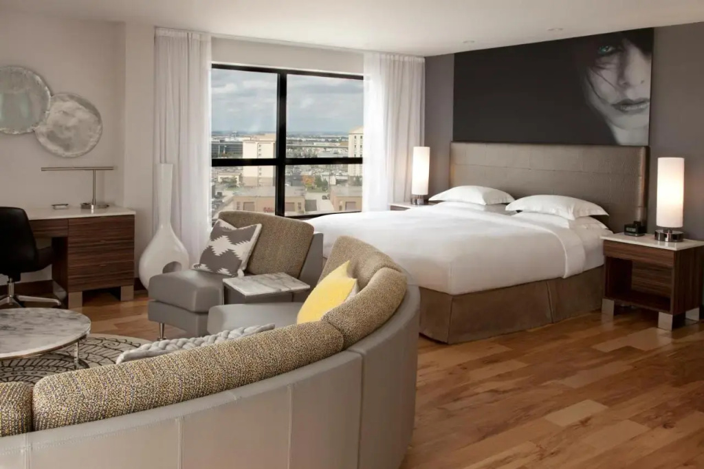 Hilton Toronto Airport Hotel & Suites, photo 5
