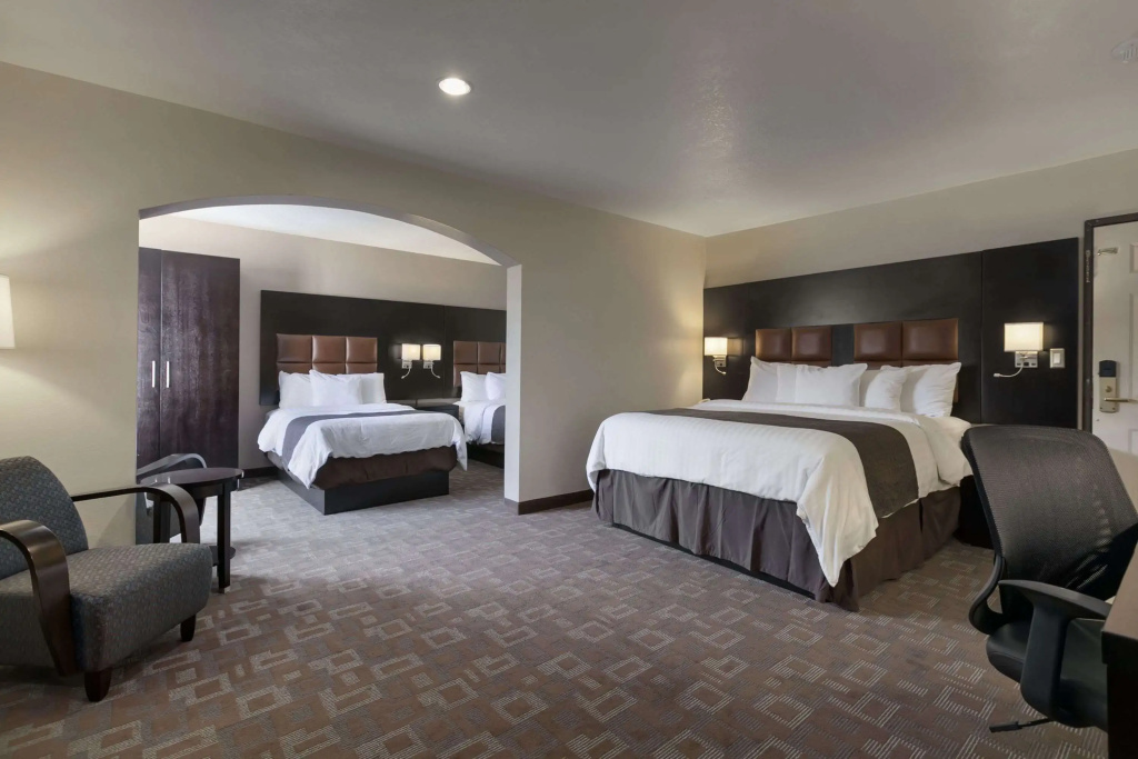 Days Inn by Wyndham Downey — photo 6