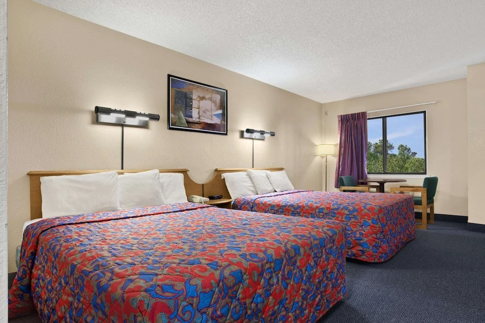 Days Inn Buena Park — photo 6