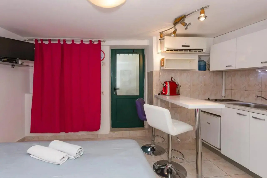 Studio Varos in the heart of Split — photo 7