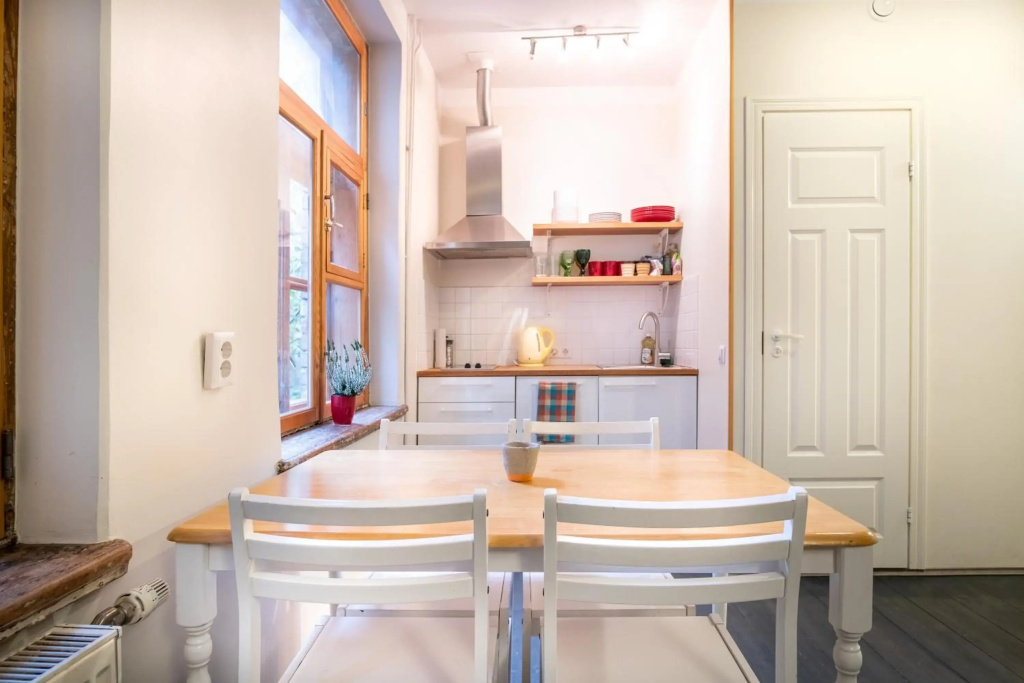 Dream Stay - Bright 2-Bedroom 2-Floor Old Town Apartment — photo 2