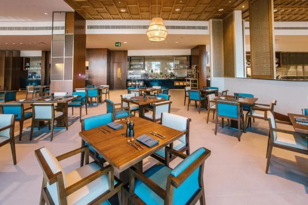 Crowne Plaza Muscat Ocec by IHG Hotel — photo 7