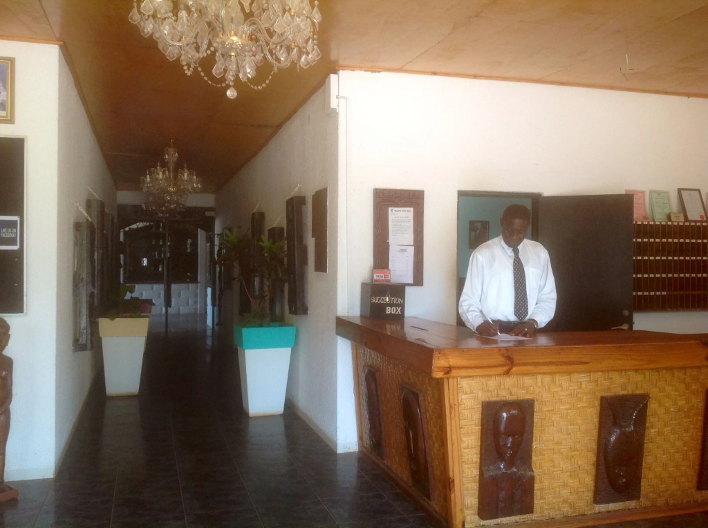 Bungalow Beach Hotel — photo 8