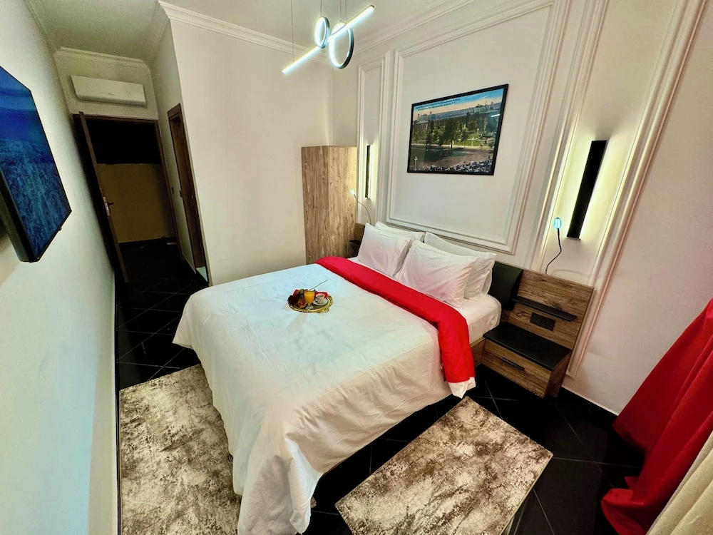 The Hotel Syracuse