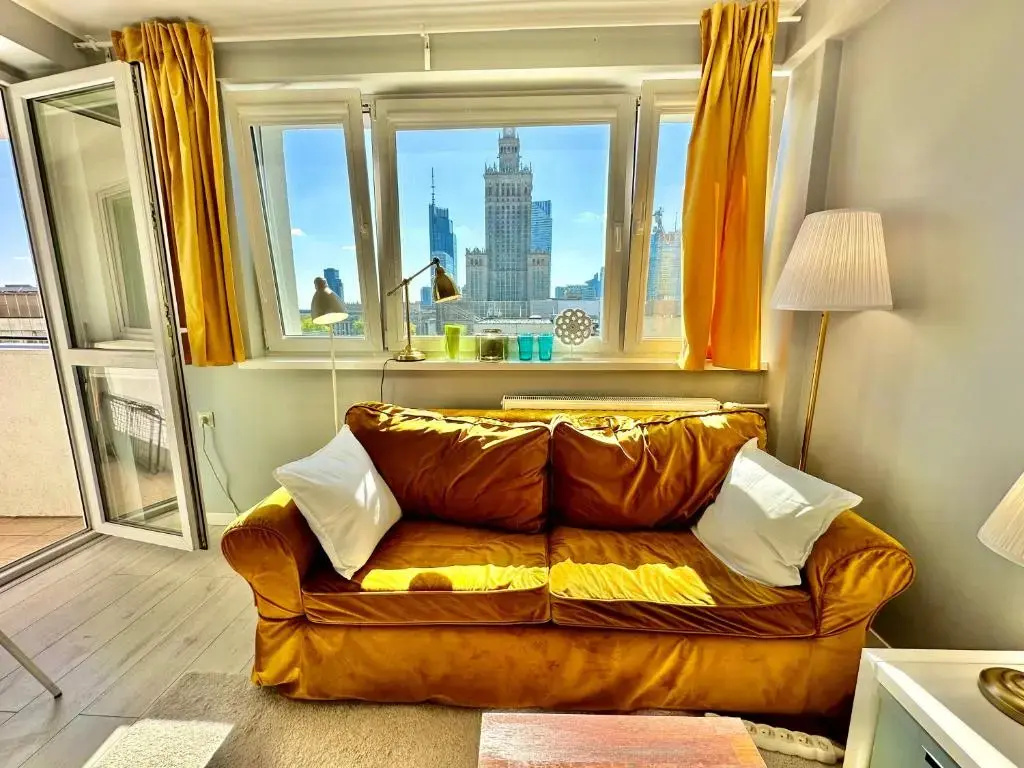 GOLD 2 King Size Bed, metro x2 free WiFi, 50'TV Netflix, HBO, AppleTV+ — photo 2