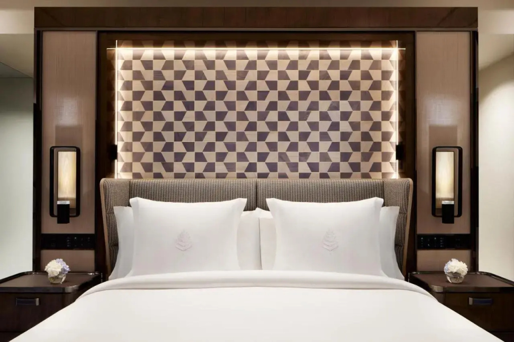 Four Seasons Hotel Hong Kong — photo 7