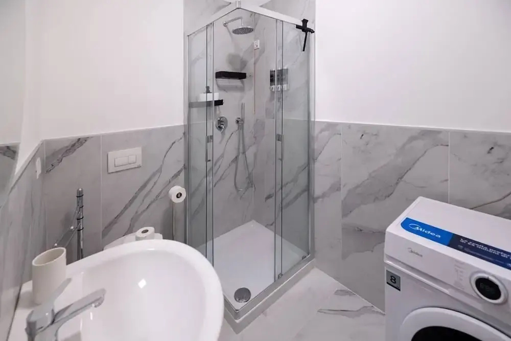 [Modern] 2BR/2BA • Metro Access • 12min Duomo — photo 8