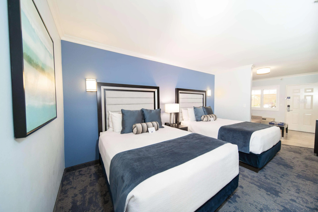 City Express By Marriott Manhattan Beach — photo 6