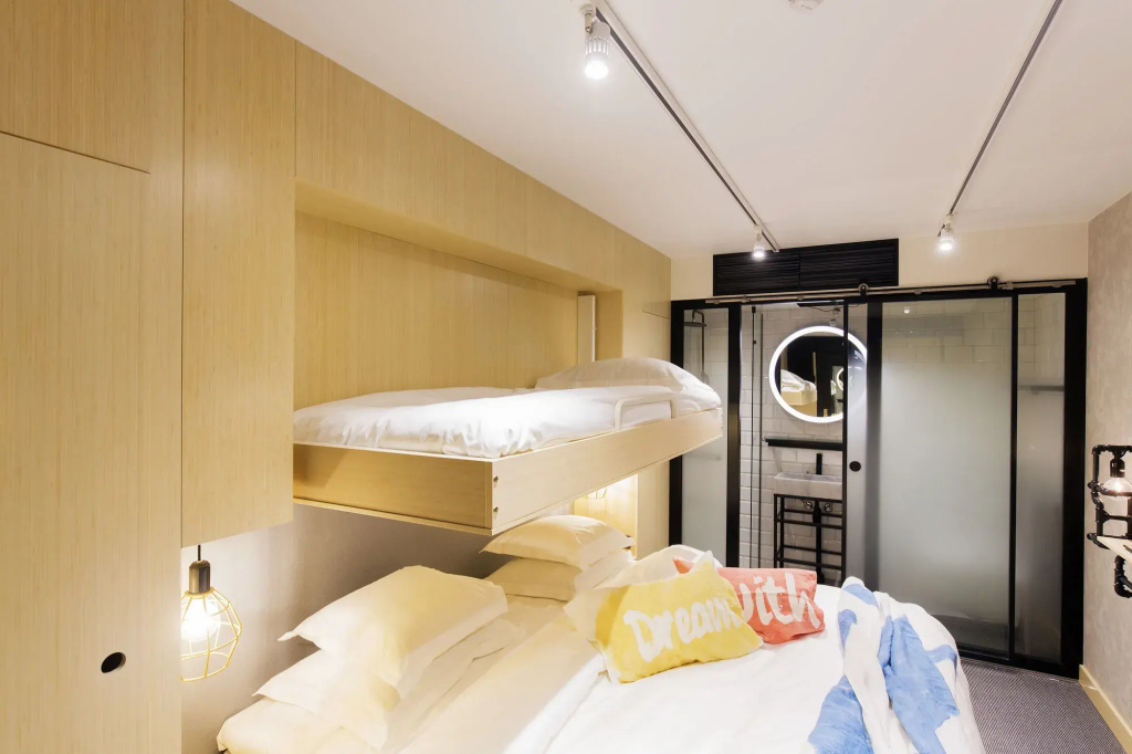 Hotel With Urban Deli — photo 4