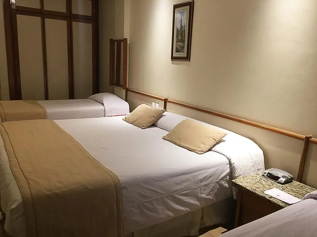 Mengo Palace Hotel, photo 5