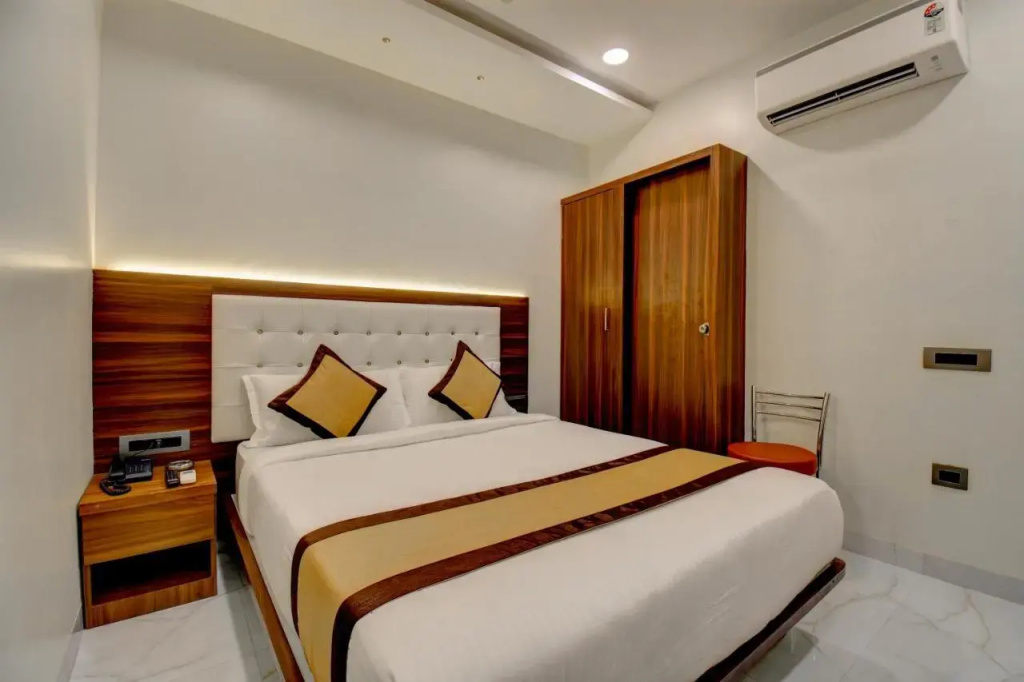 Hotel Majestic Crest, photo 3