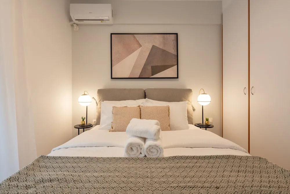 Chic and Lavish Apartment in Athens — photo 5