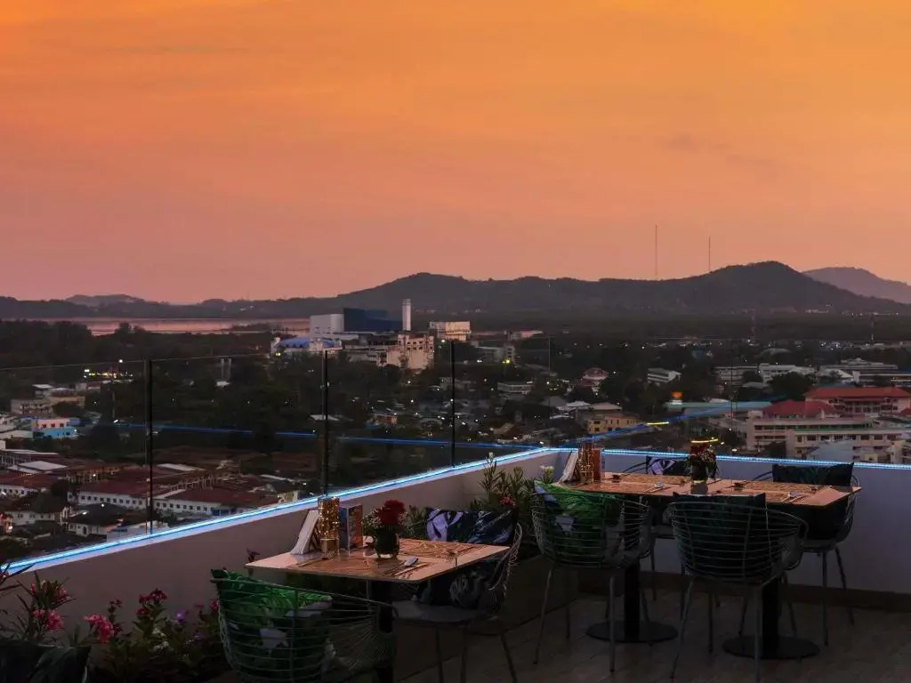 Novotel Phuket City Phokeethra Hotel, photo 4