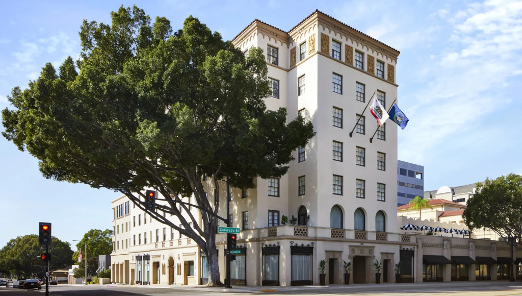 Pasadena Hotel & Pool