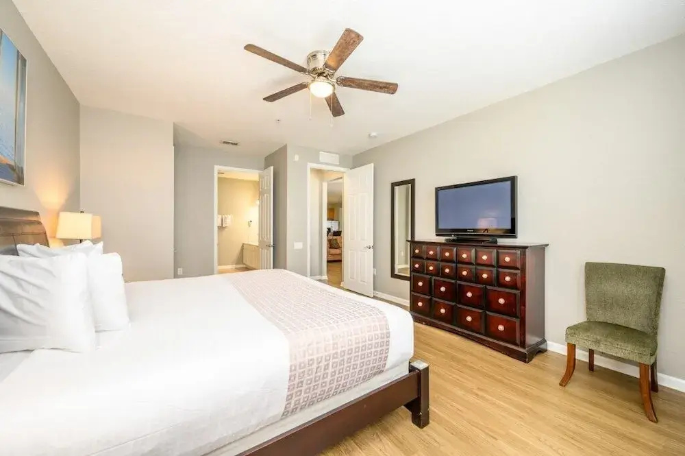Epic Universe 3 Bedroom Premium Lakeview Condo-1012 — photo 6