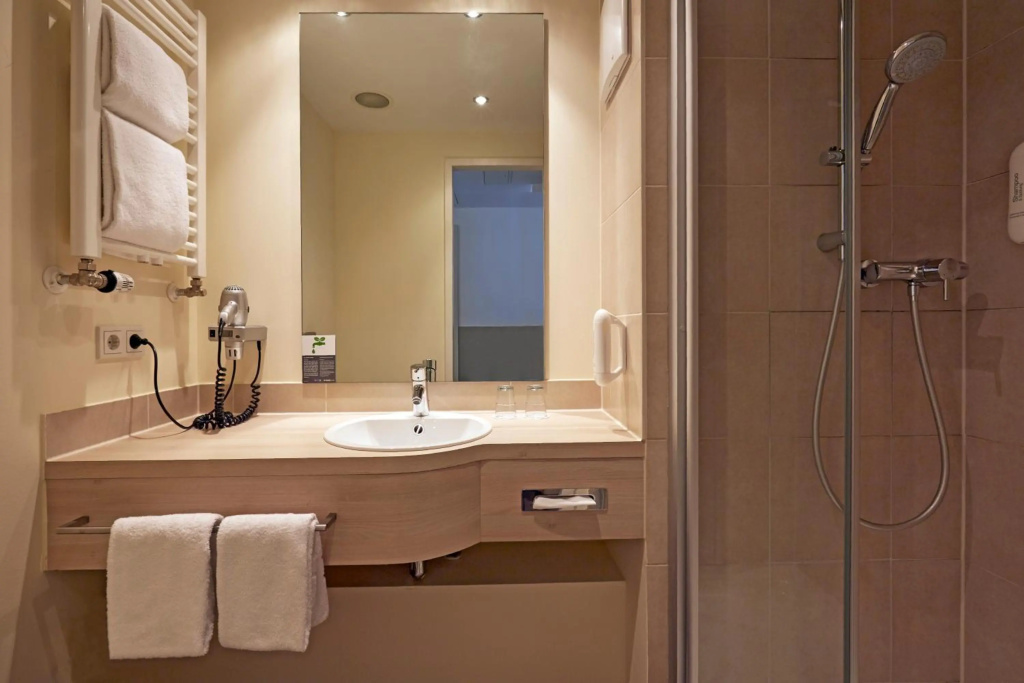 H+ Hotel München — photo 8