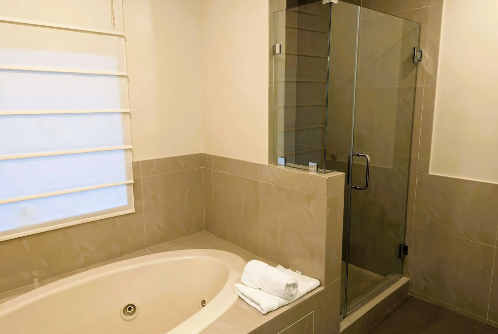 Ramada by Wyndham Culver City — photo 8
