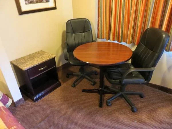 Delmonico Inn & Suites, photo 5