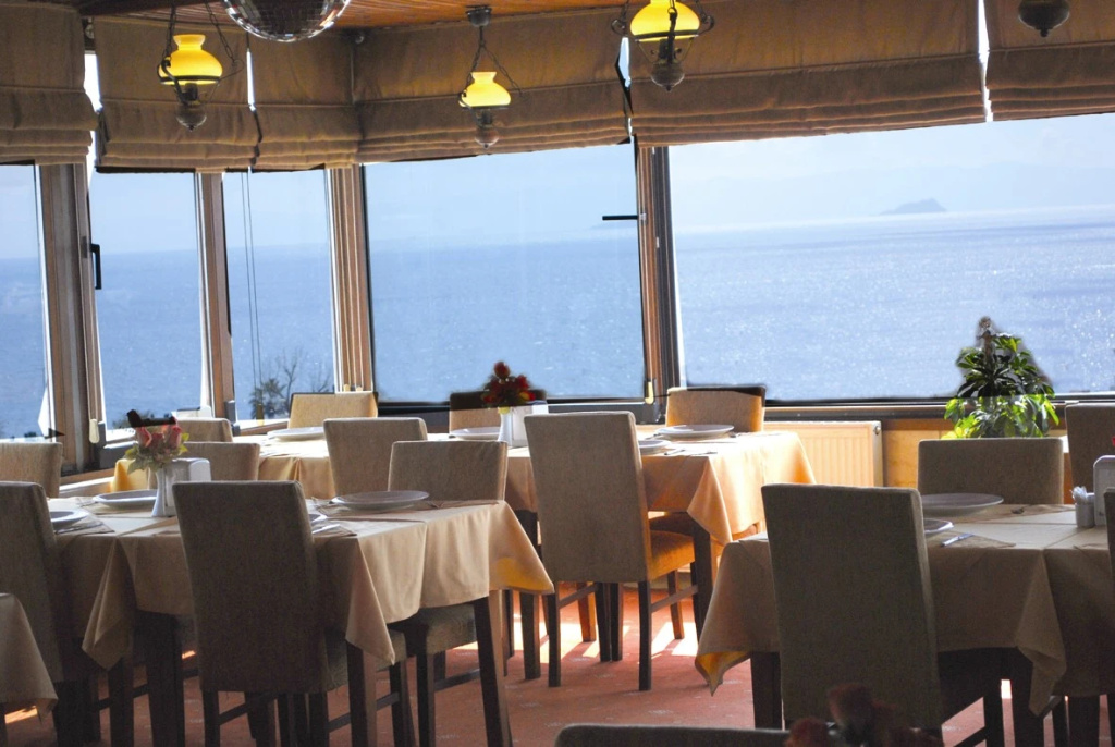 Grand Liza Hotel, photo 2