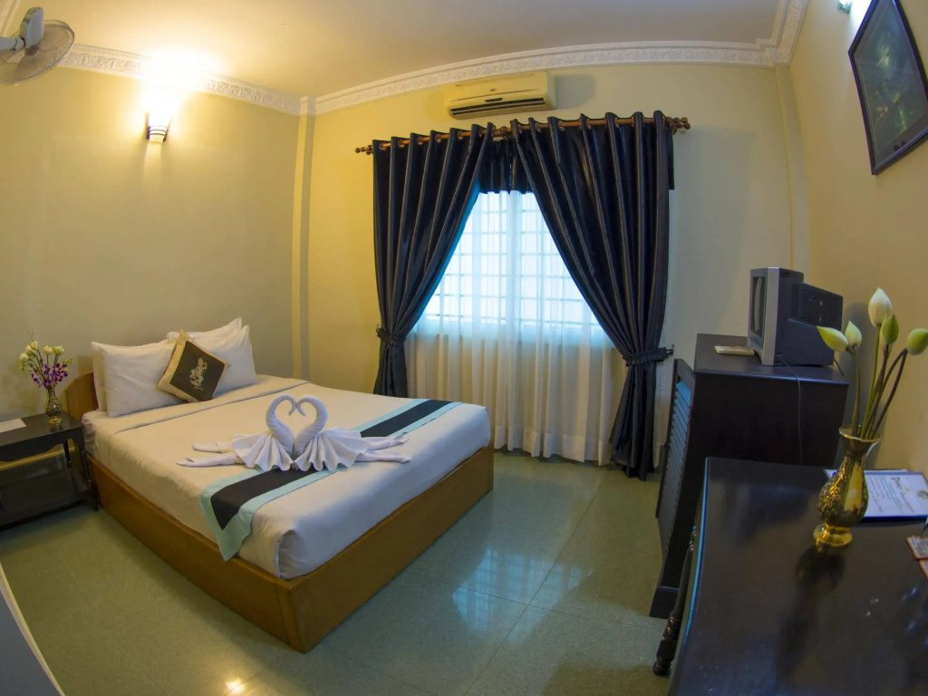 Central Night Hotel — photo 2