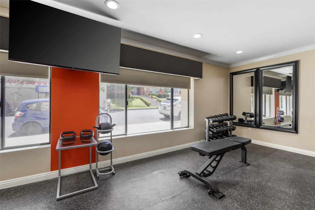 Best Western Plus LA Mid Town Hotel — photo 8
