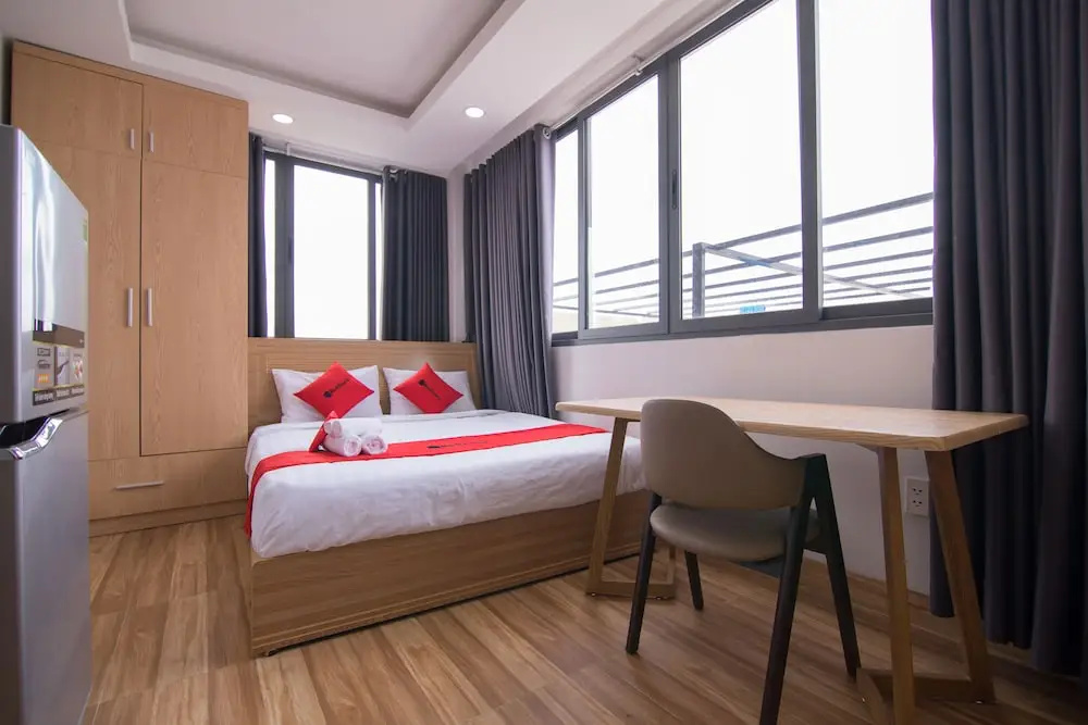 RedDoorz Premium near E-Town — photo 6
