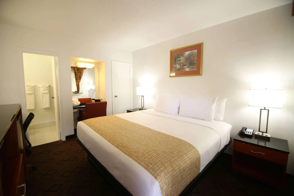 Travelodge by Wyndham Burbank-Glendale, photo 4