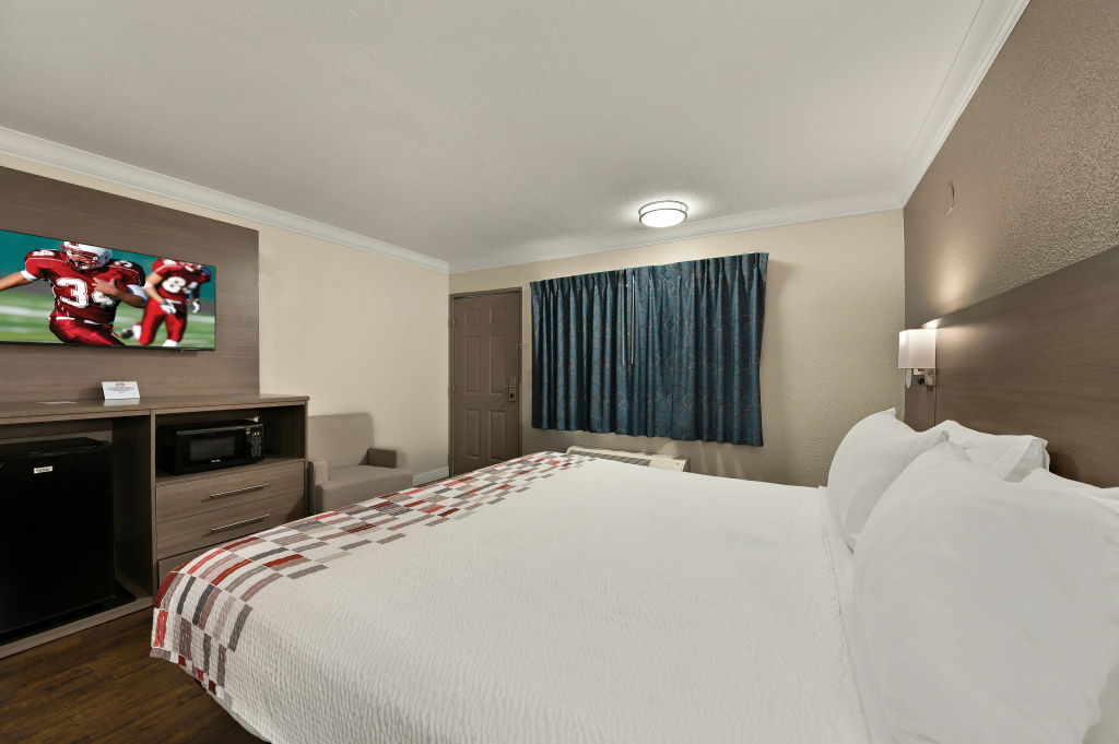 Red Roof Inn Los Angeles – Bellflower — photo 6