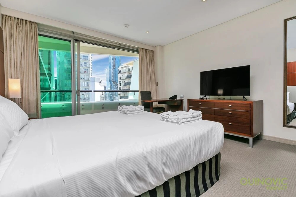 QV Central Upscale Apt in a Hotel (929), photo 2