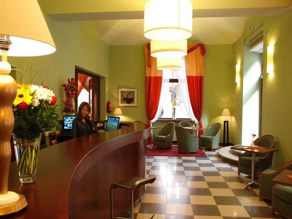 EA Hotel Downtown, photo 2
