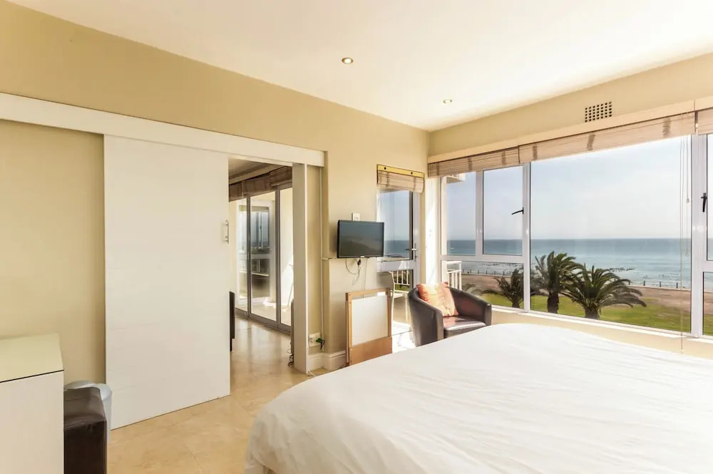 Third Floor sea Facing 2 Bedroom Apartment With Balcony, photo 4