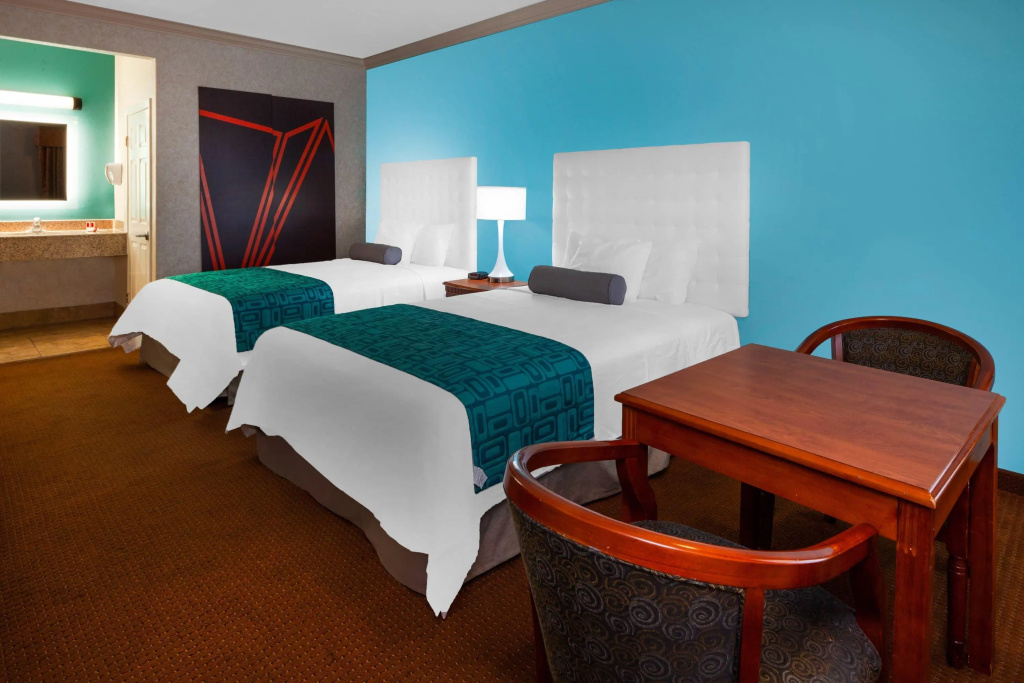 Howard Johnson Hotel & Suites by Wyndham Pico Rivera — photo 7