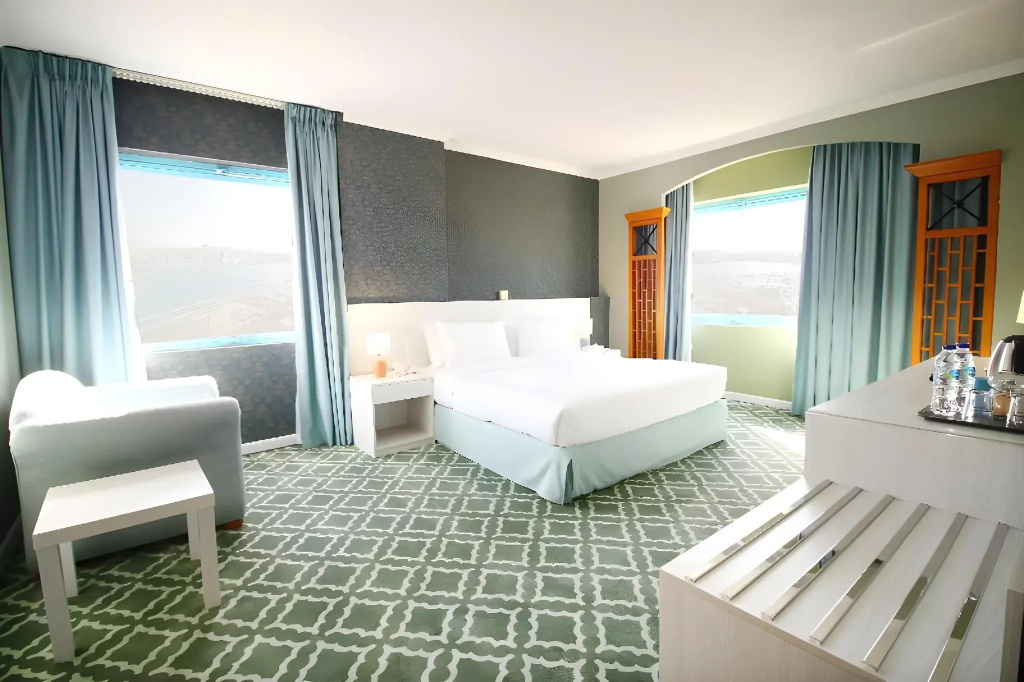 The George Hotel, photo 2