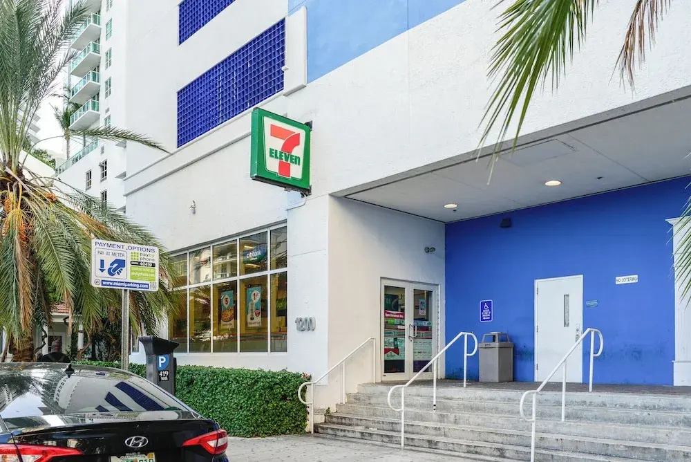 Centric 40thFloor Brickell Condo FREE parking by Palermo Home Miami