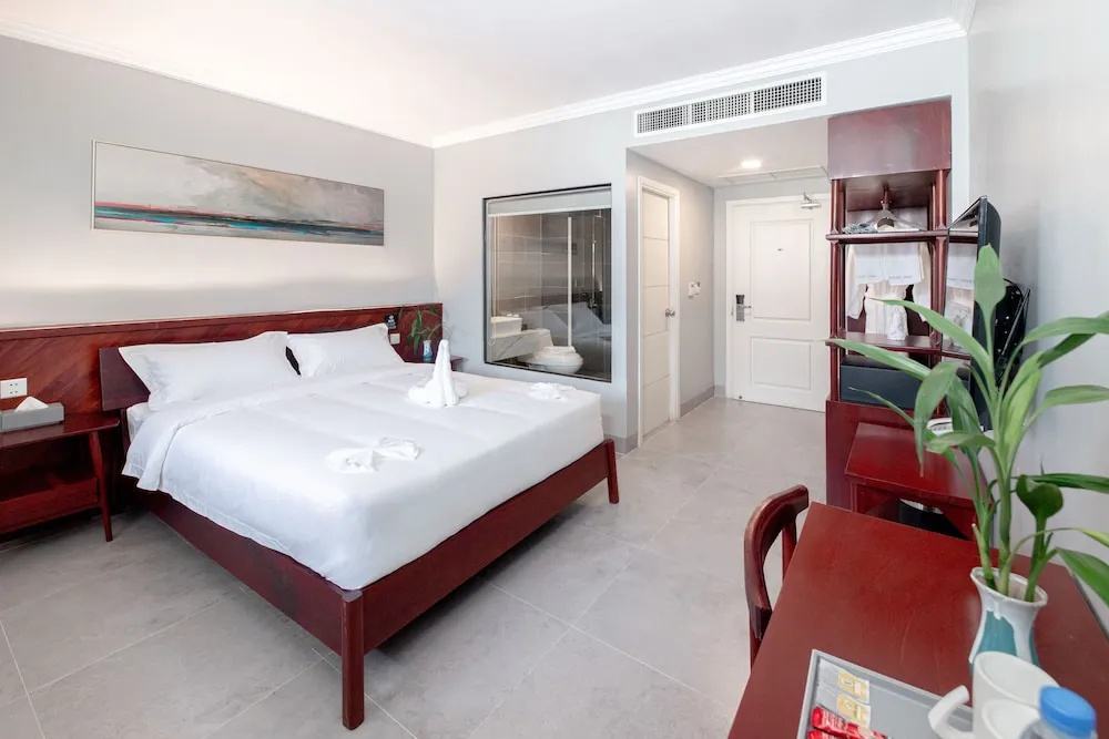 Solar hotel, photo 3