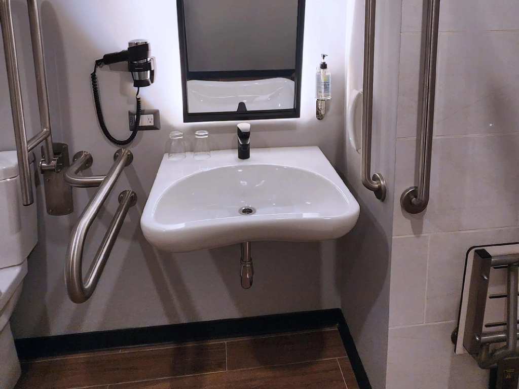 ibis Styles Lima San Isidro — photo 7