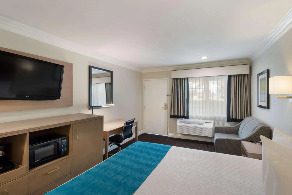 Best Western Woodland Hills Inn — photo 7