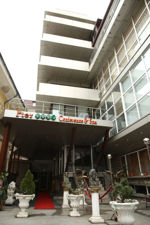 Grand Pier Hotel Old Town