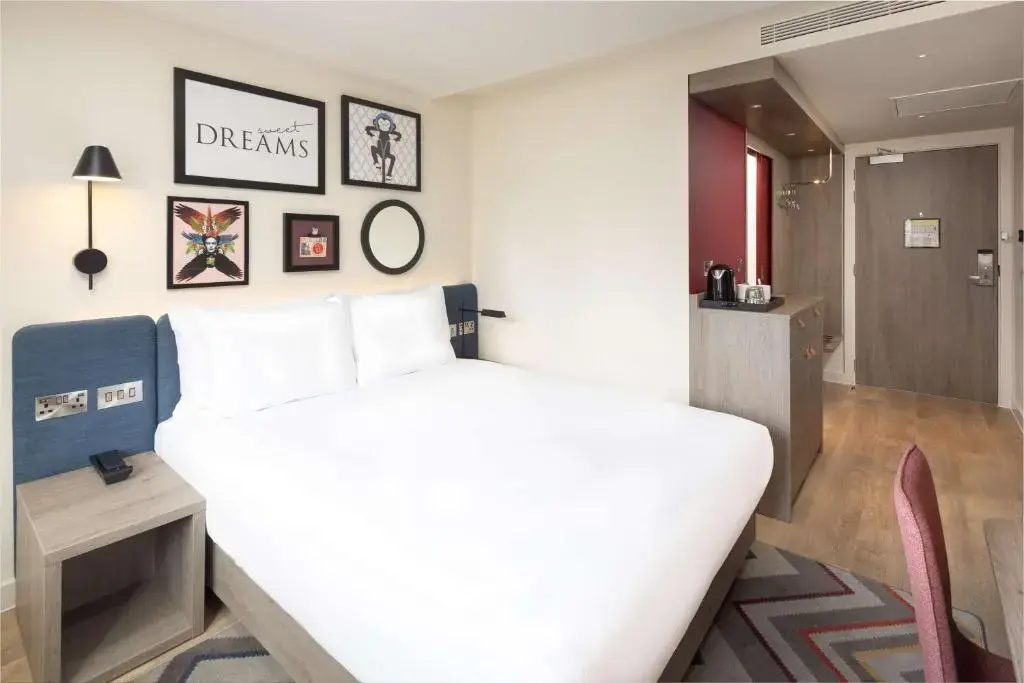 Hampton by Hilton London City — photo 6