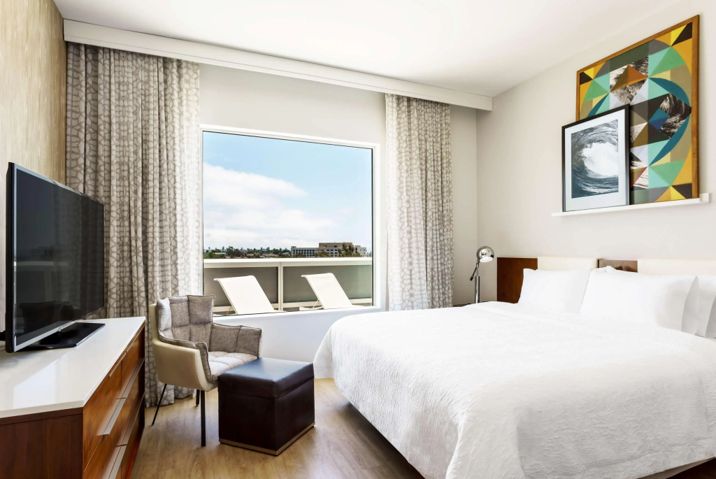 Hampton Inn & Suites Santa Monica — photo 7