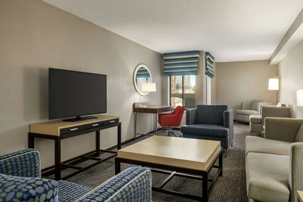 Hampton Inn Tropicana — photo 7