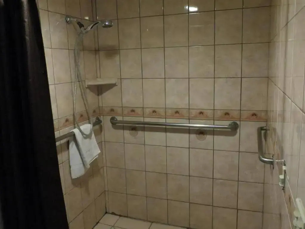 Economy Inn LAX — photo 7